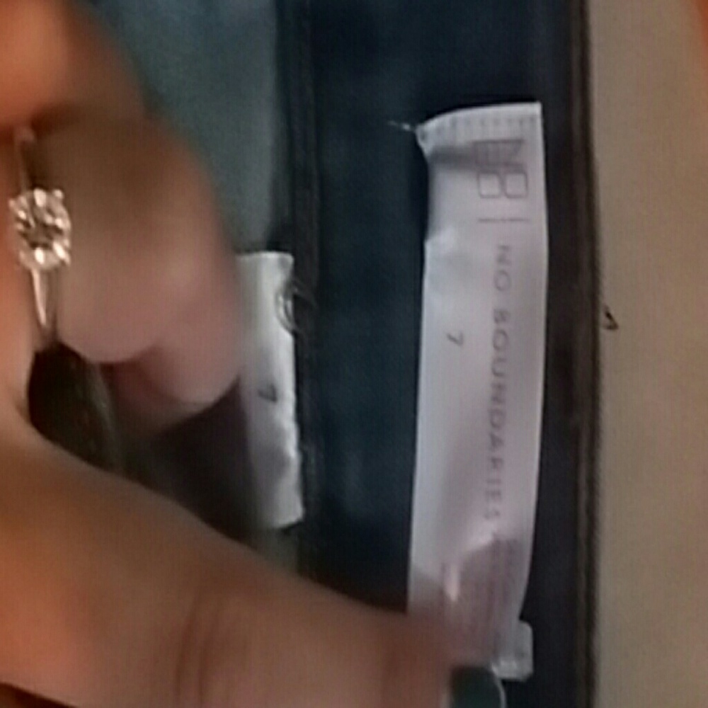 Shorts - Picture 3 of 3